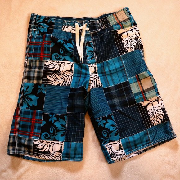 Old Navy Hawaiian Patchwork Style Board Shorts /Swim Trunks - Size 14-16 XL - Picture 2 of 4